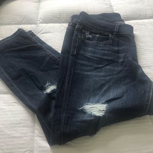 Cropped boyfriend jeans